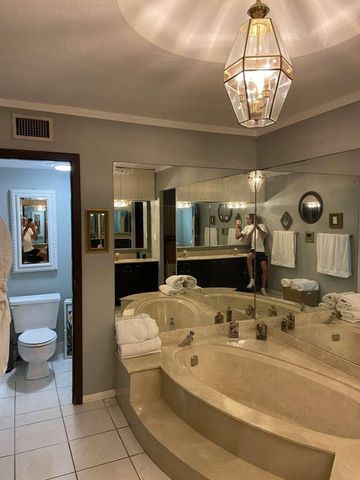 16023 Kingsmoor Way, Miami Lakes, FL 33014