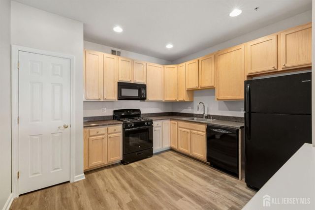 102 forest Drive, Piscataway, NJ 08854