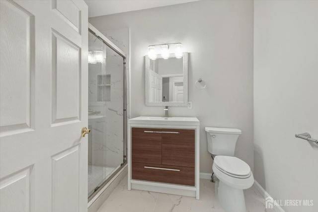 102 forest Drive, Piscataway, NJ 08854