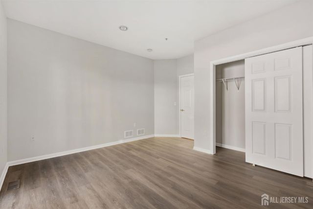 102 forest Drive, Piscataway, NJ 08854