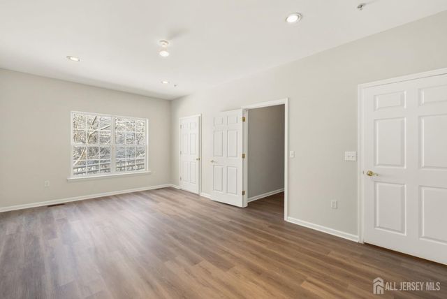 102 forest Drive, Piscataway, NJ 08854