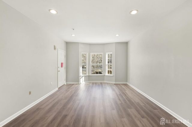 102 forest Drive, Piscataway, NJ 08854