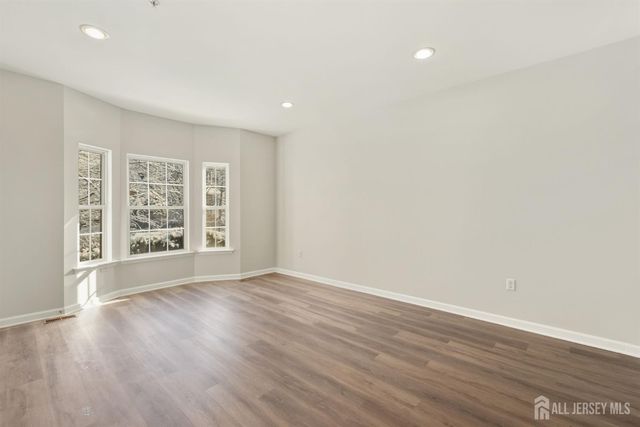 102 forest Drive, Piscataway, NJ 08854