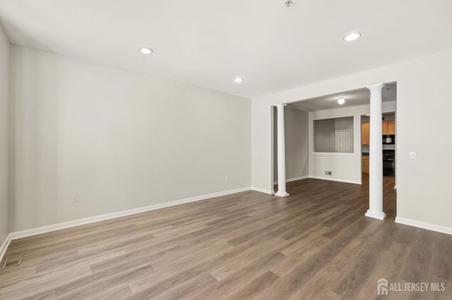 102 forest Drive, Piscataway, NJ 08854