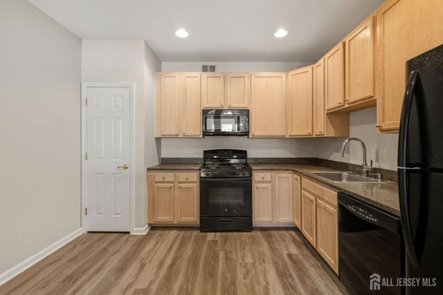 102 forest Drive, Piscataway, NJ 08854