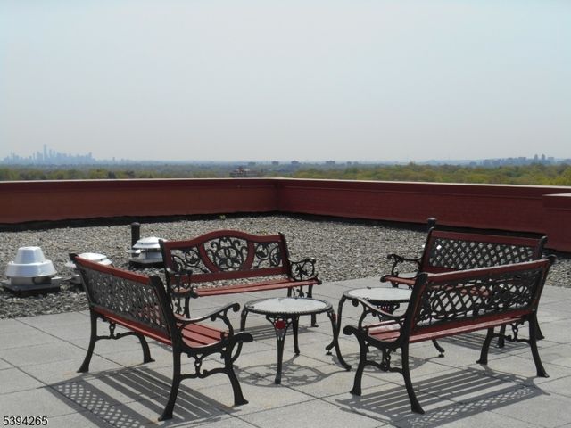 5 Roosevelt Pl 1F, Montclair Twp., NJ 07042