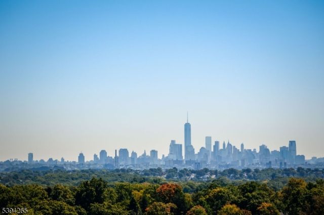 5 Roosevelt Pl 1F, Montclair Twp., NJ 07042