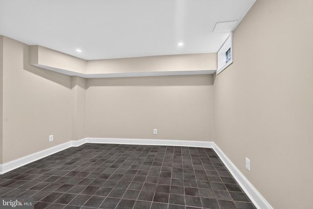 3802 10TH, Baltimore, MD 21225