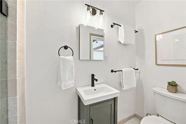 528 W Burnett, Long Beach, CA 90806