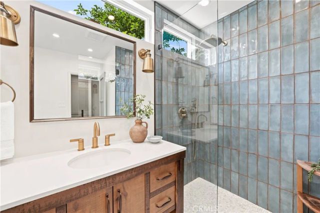 528 W Burnett, Long Beach, CA 90806