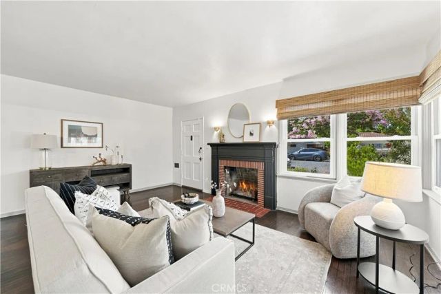 528 W Burnett, Long Beach, CA 90806