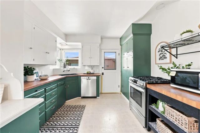 528 W Burnett, Long Beach, CA 90806