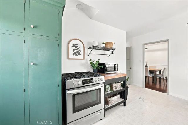 528 W Burnett, Long Beach, CA 90806