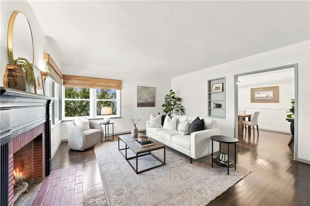 528 W Burnett, Long Beach, CA 90806