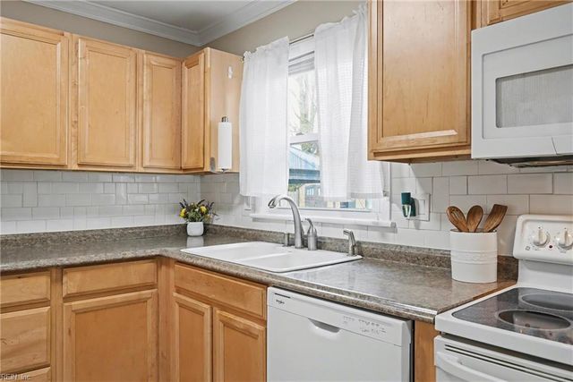 2430 Tullibee DR, Norfolk, VA 23518