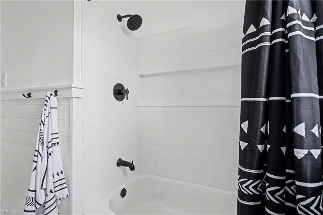 2430 Tullibee DR, Norfolk, VA 23518