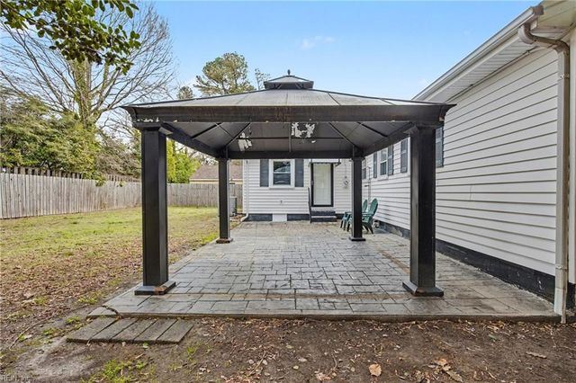 2430 Tullibee DR, Norfolk, VA 23518