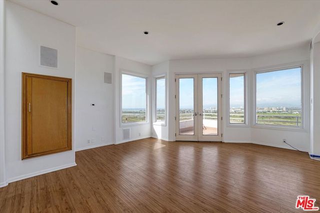 7805 Veragua Drive, Playa Del Rey, CA 90293