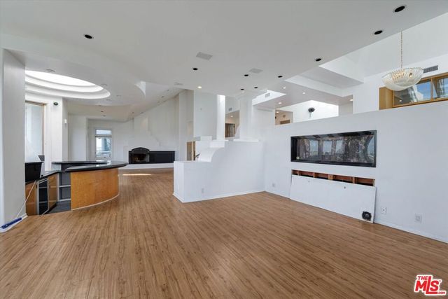 7805 Veragua Drive, Playa Del Rey, CA 90293