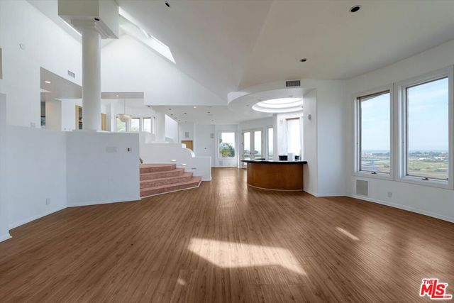 7805 Veragua Drive, Playa Del Rey, CA 90293