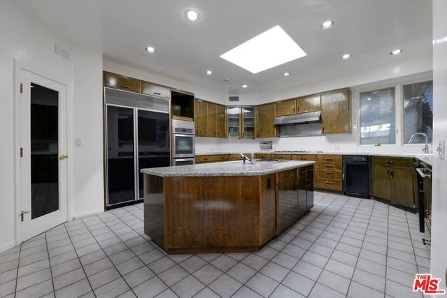 7805 Veragua Drive, Playa Del Rey, CA 90293