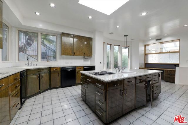 7805 Veragua Drive, Playa Del Rey, CA 90293