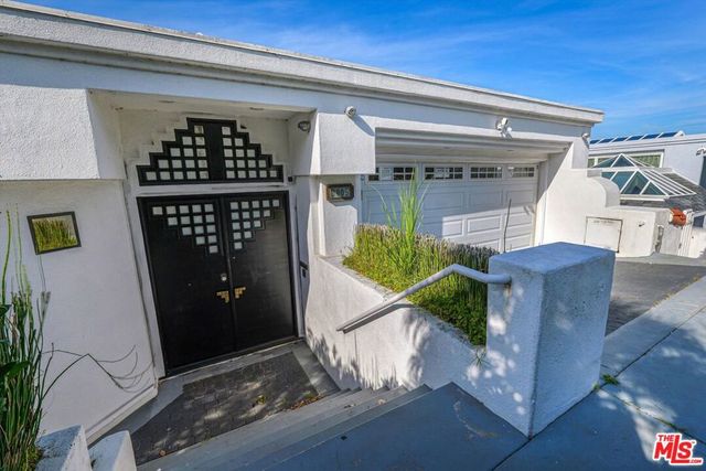 7805 Veragua Drive, Playa Del Rey, CA 90293