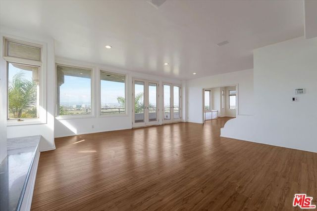 7805 Veragua Drive, Playa Del Rey, CA 90293