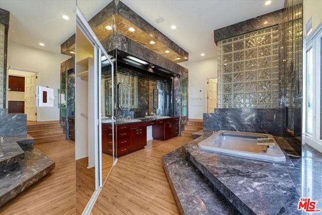 7805 Veragua Drive, Playa Del Rey, CA 90293