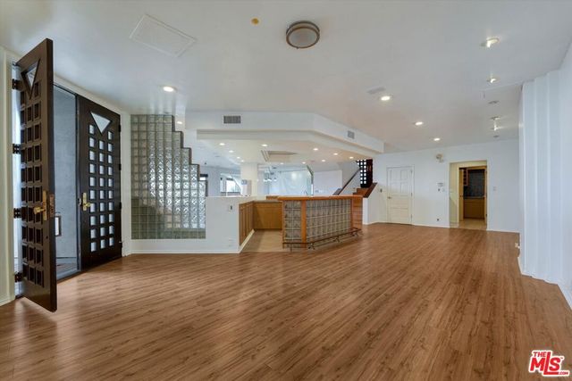 7805 Veragua Drive, Playa Del Rey, CA 90293