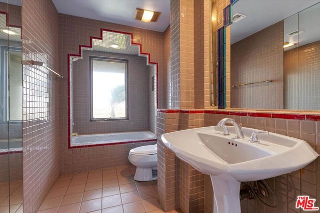 7805 Veragua Drive, Playa Del Rey, CA 90293