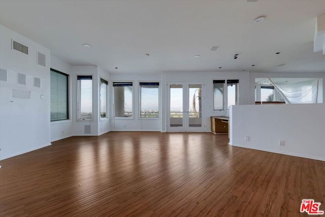 7805 Veragua Drive, Playa Del Rey, CA 90293