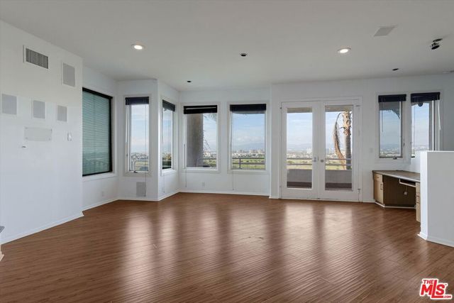 7805 Veragua Drive, Playa Del Rey, CA 90293