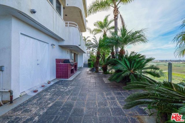 7805 Veragua Drive, Playa Del Rey, CA 90293