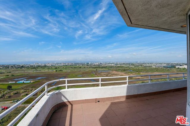 7805 Veragua Drive, Playa Del Rey, CA 90293