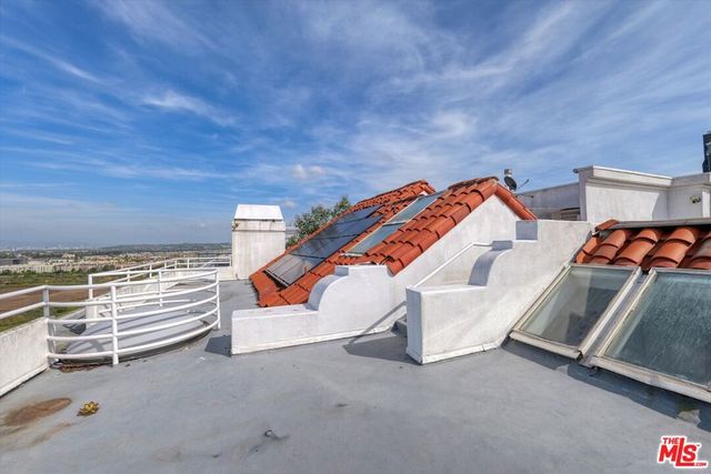 7805 Veragua Drive, Playa Del Rey, CA 90293