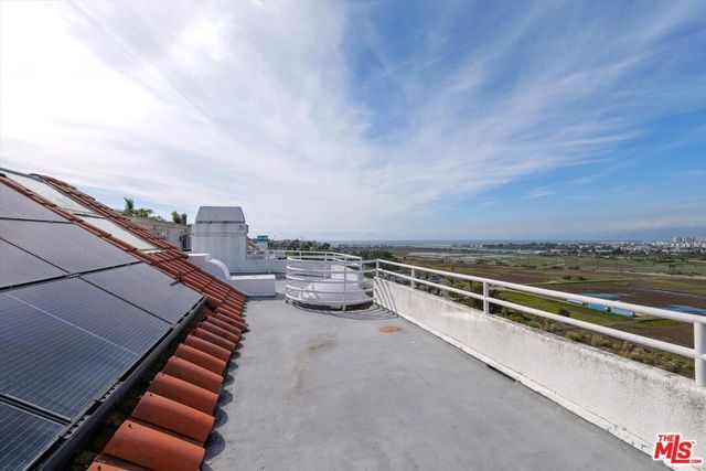 7805 Veragua Drive, Playa Del Rey, CA 90293