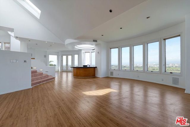 7805 Veragua Drive, Playa Del Rey, CA 90293