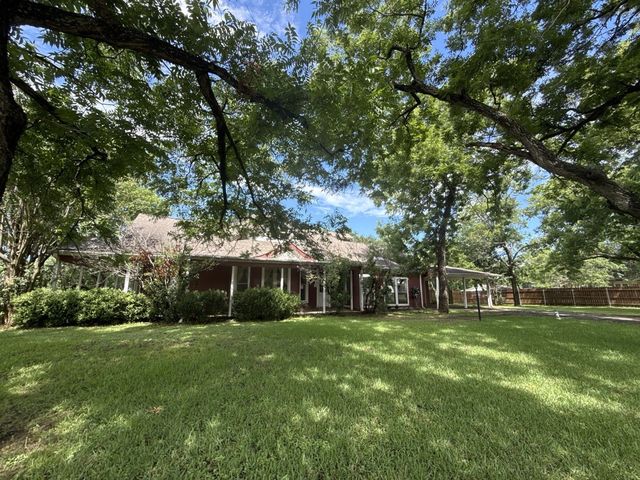 500 2nd Street, Kerens, TX 75144