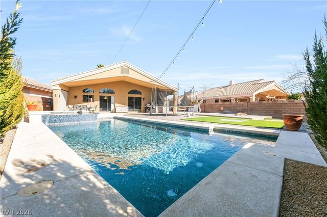 6109 Topaz Valley Avenue, Las Vegas, NV 89130