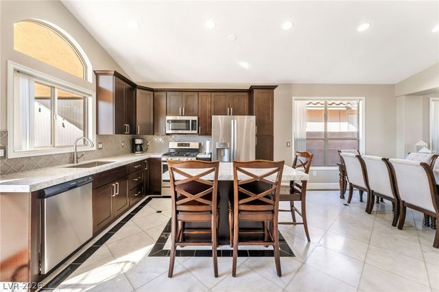 6109 Topaz Valley Avenue, Las Vegas, NV 89130