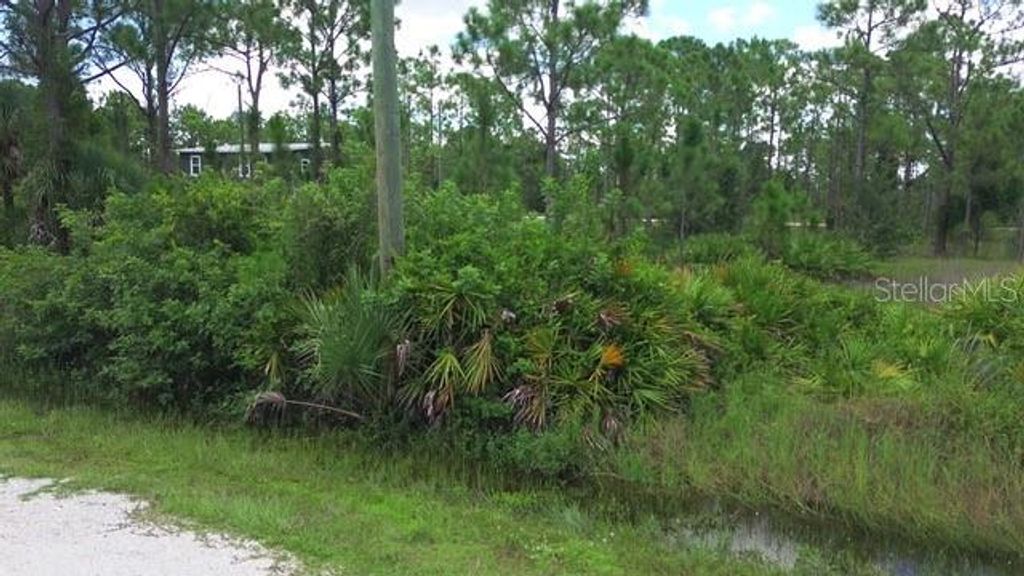 28072 CRESTWOOD DRIVE, Punta Gorda, FL 33955