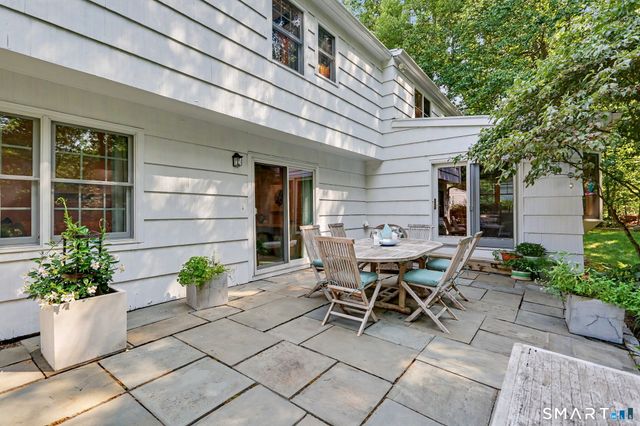 19 Vineyard Lane, Westport, CT 06880
