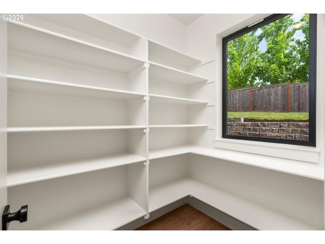 15592 Waluga, Lake Oswego, OR 97035