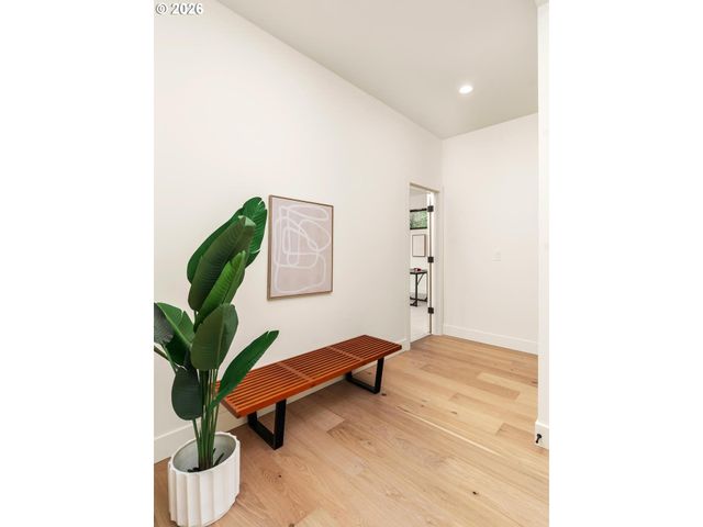 15592 Waluga, Lake Oswego, OR 97035