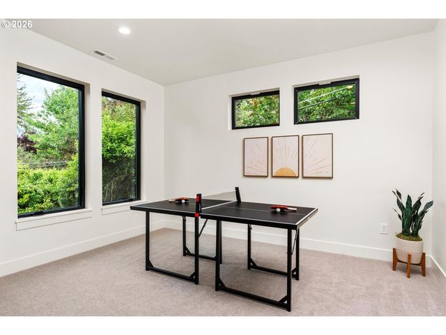15592 Waluga, Lake Oswego, OR 97035