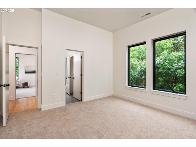 15592 Waluga, Lake Oswego, OR 97035