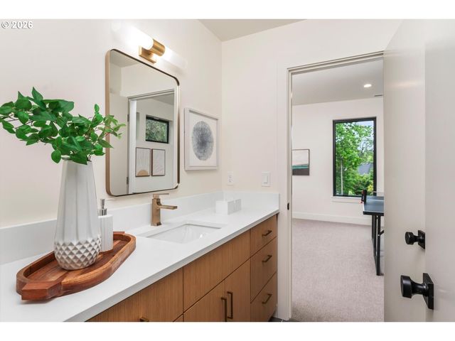 15592 Waluga, Lake Oswego, OR 97035