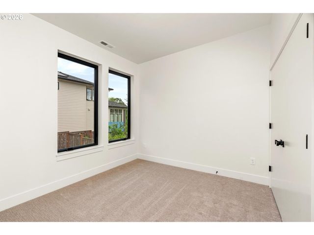 15592 Waluga, Lake Oswego, OR 97035