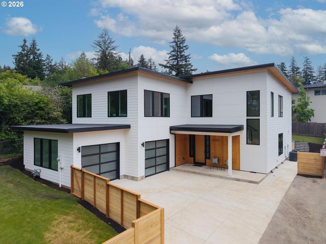 15592 Waluga, Lake Oswego, OR 97035